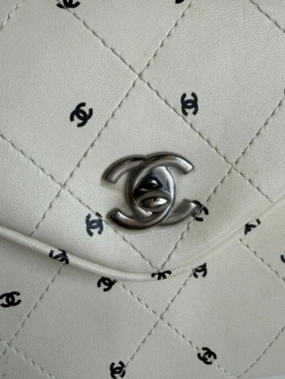 Printed Lambskin Logo CC Envelope Clutch With Chain White